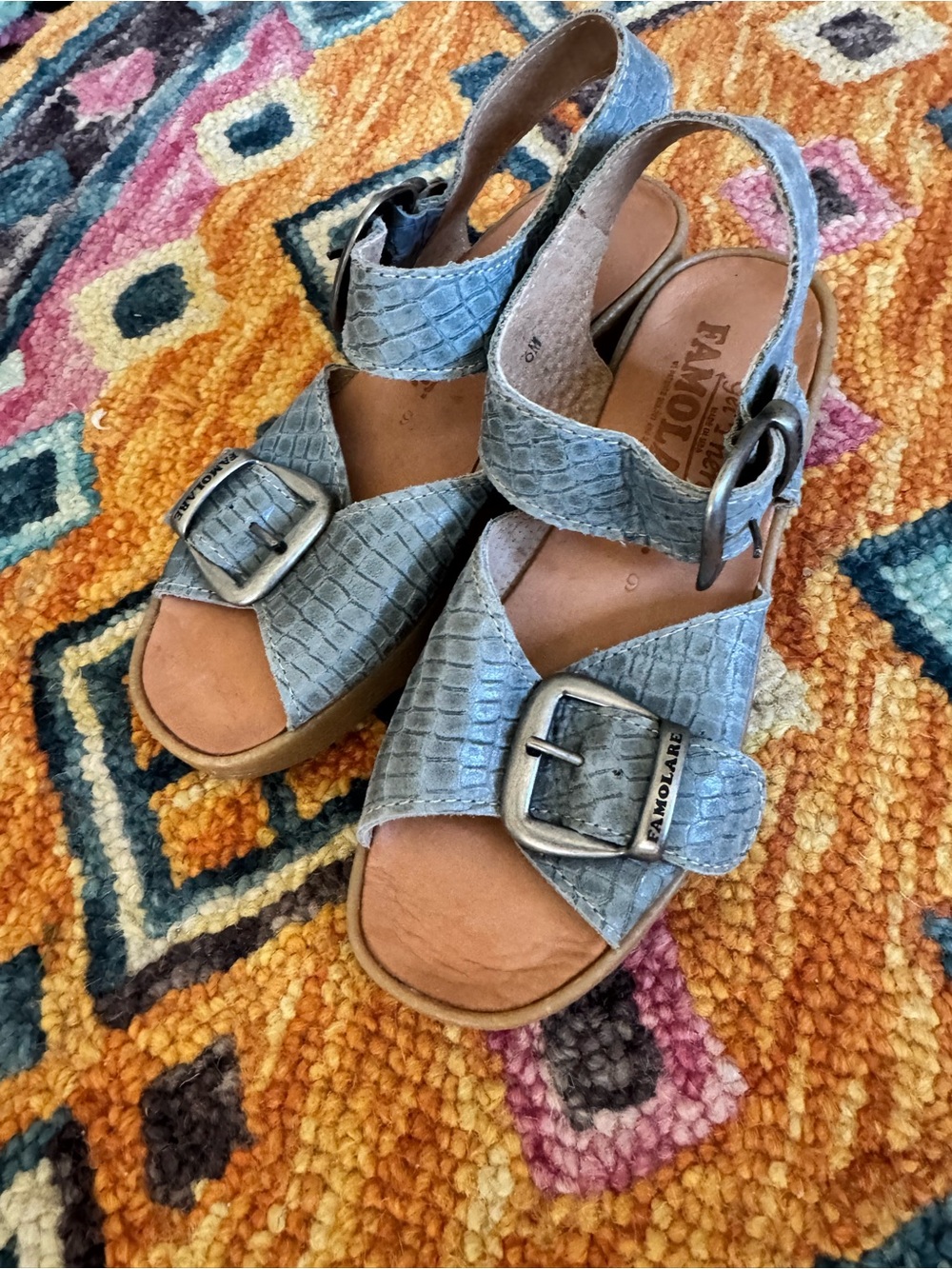FAMOLARE Double Play Aqua Croc Embossed 2 Buckle Wedge Sandal vintage size 6 M